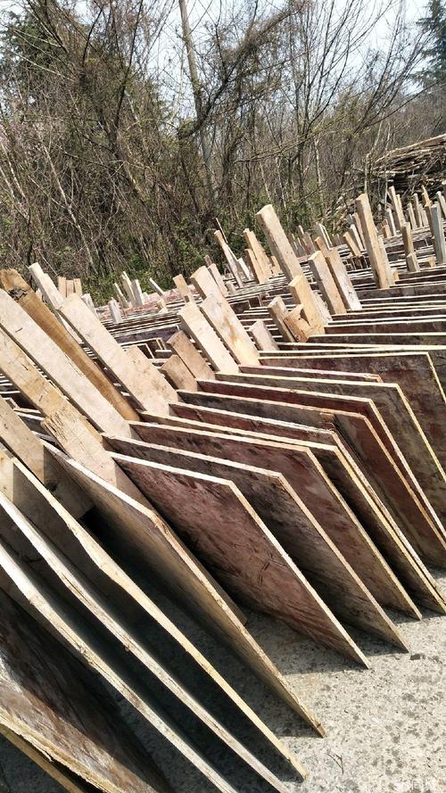 回收二手木材,工地建筑物料.出售新旧木方,模板,大板